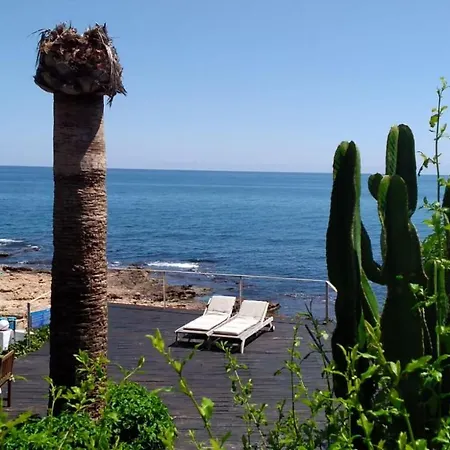 Bed And Breakfast On The Beach 2 *