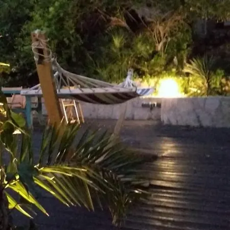 Bed & Breakfast Bed And Breakfast On The Beach 2 *