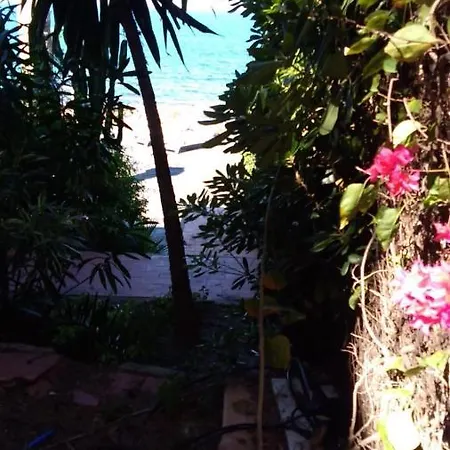 Bed And Breakfast On The Beach 2 Bed & Breakfast
