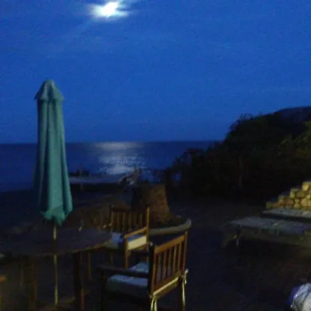 Bed & Breakfast Bed And Breakfast On The Beach 2